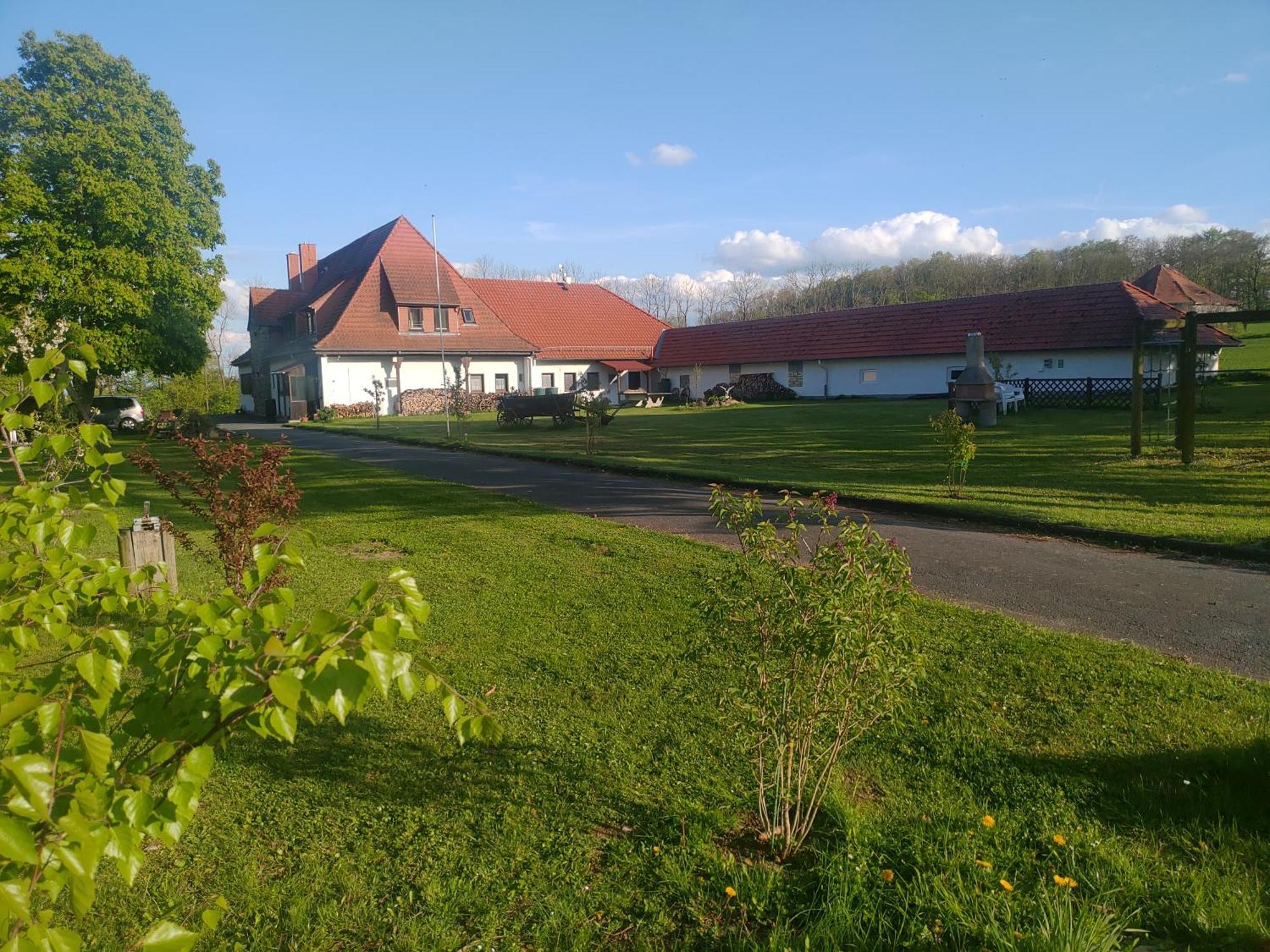 Haus Ringgau - Urlaub, Gemeinschaft Und Erlebnis Im Herzen Von Deutschland Herleshausen Ngoại thất bức ảnh